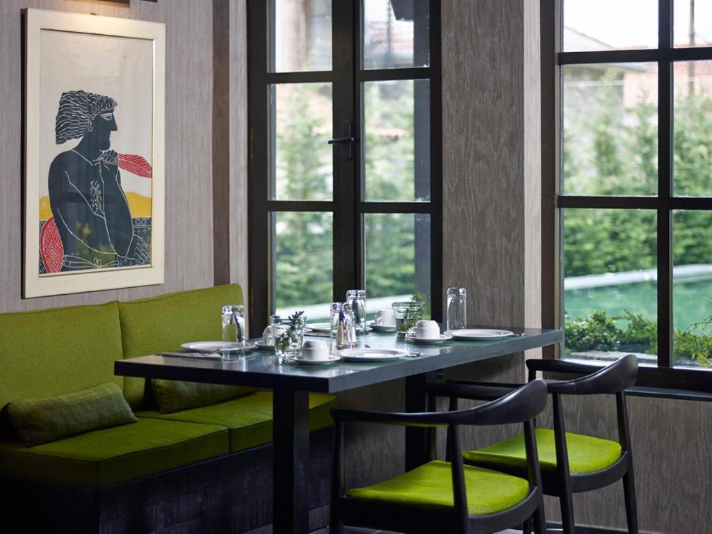 Art Mainalon Hotel Vitina Luaran gambar